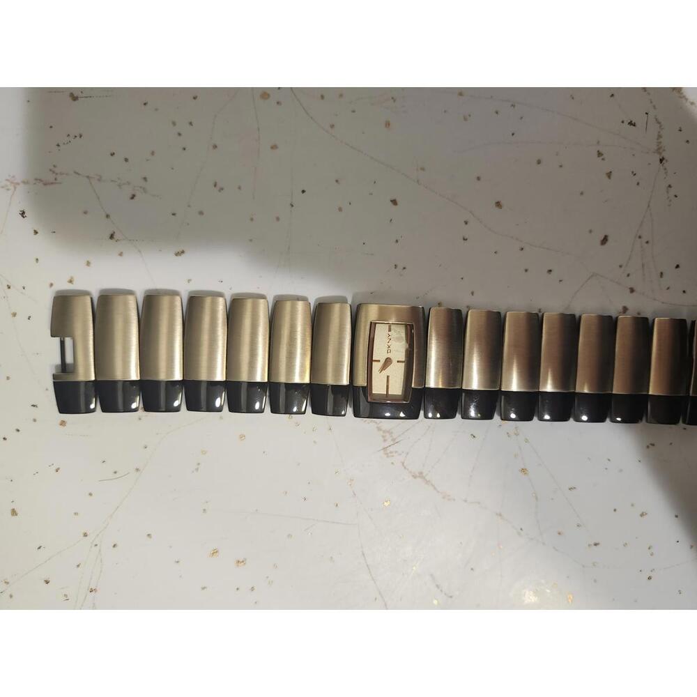 Dnky wrist watch